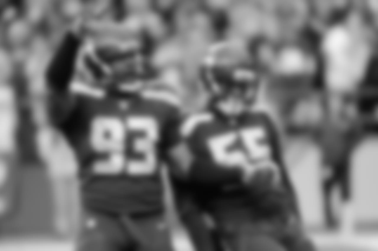 DE Dwight Freeney