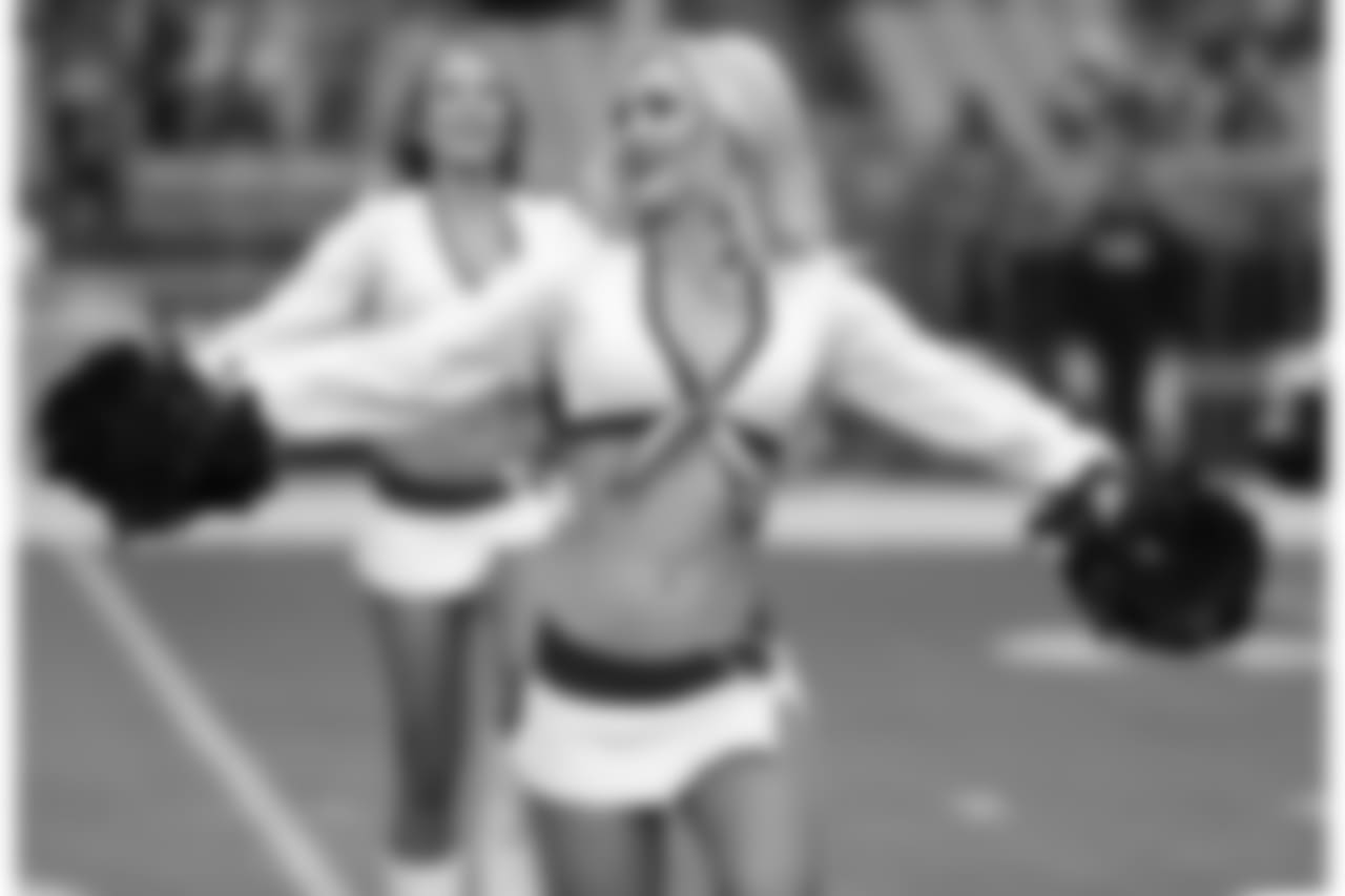 Cardinals cheerleaders perform