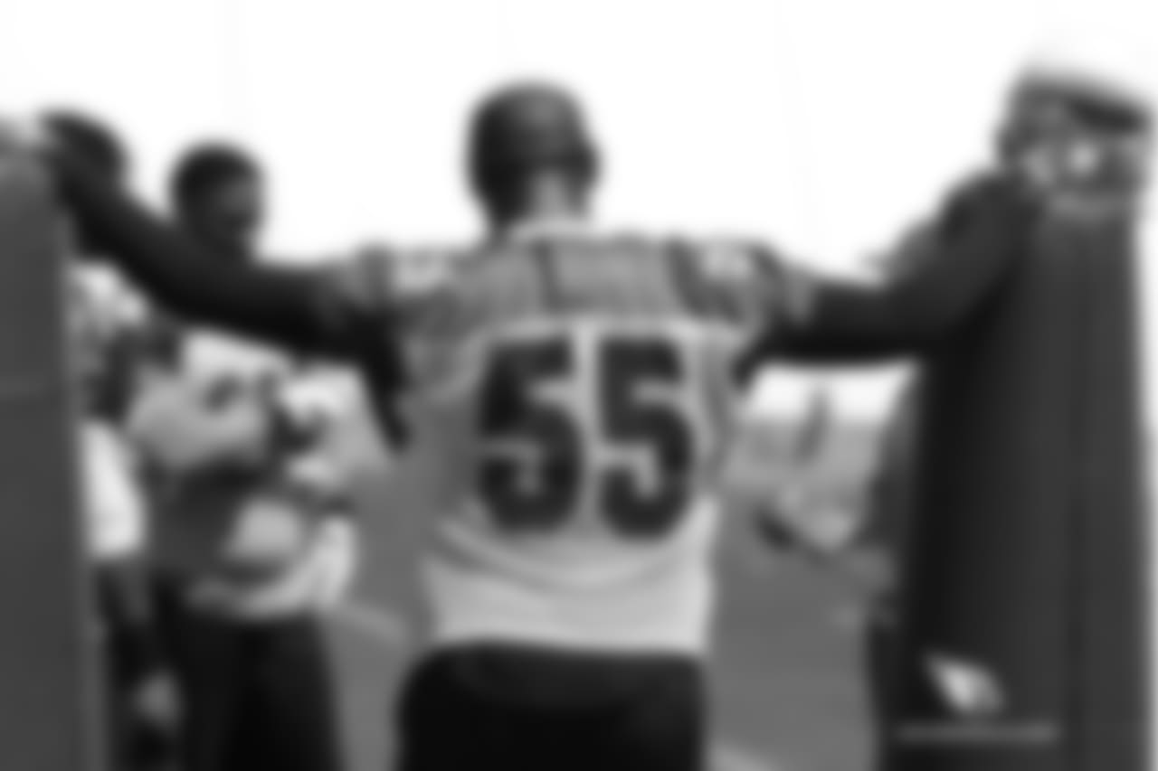 DE Chandler Jones