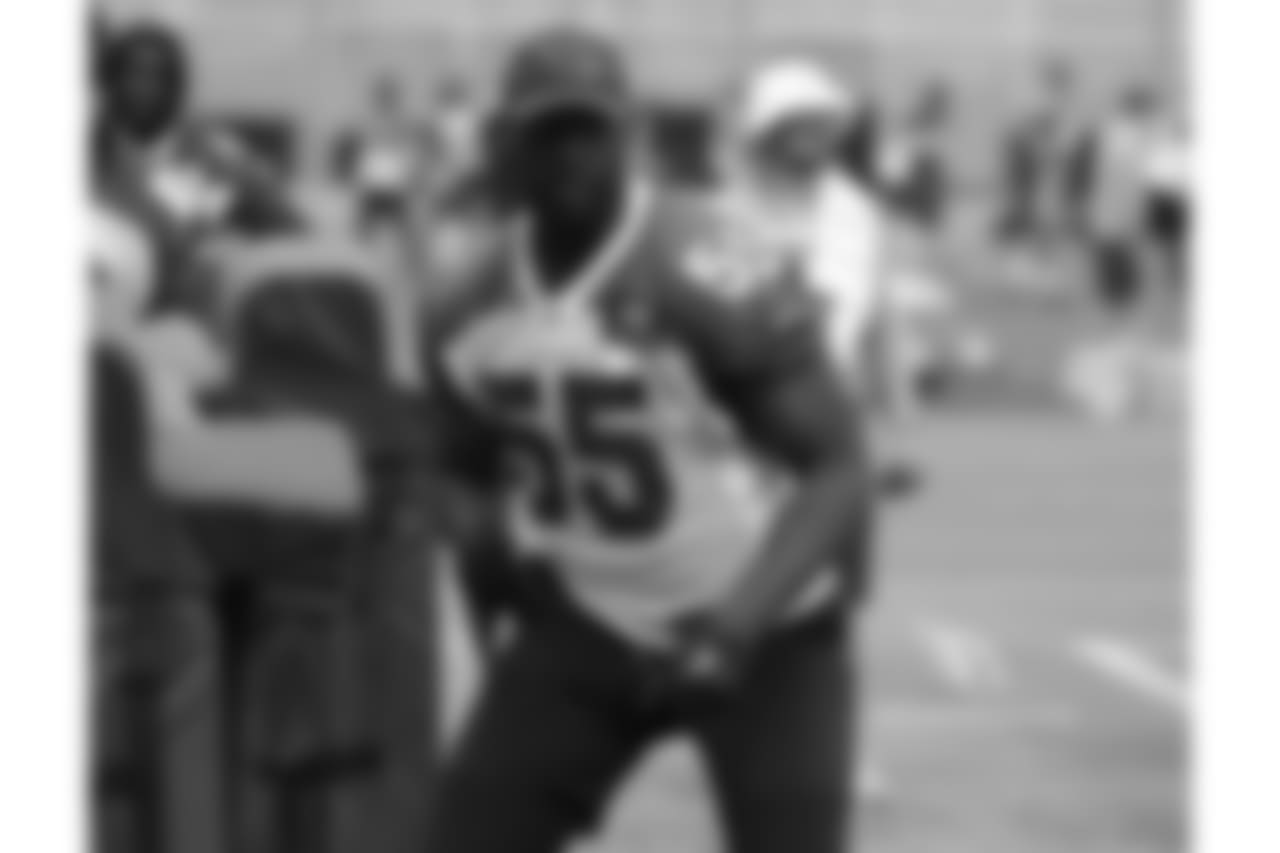 DE Chandler Jones