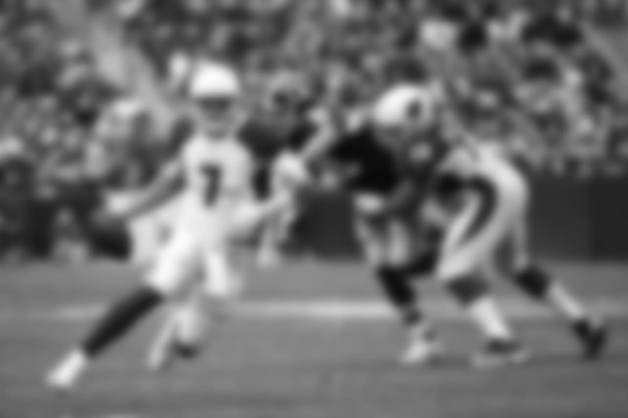 Cardinals QB Blaine Gabbert runs to escape pressure