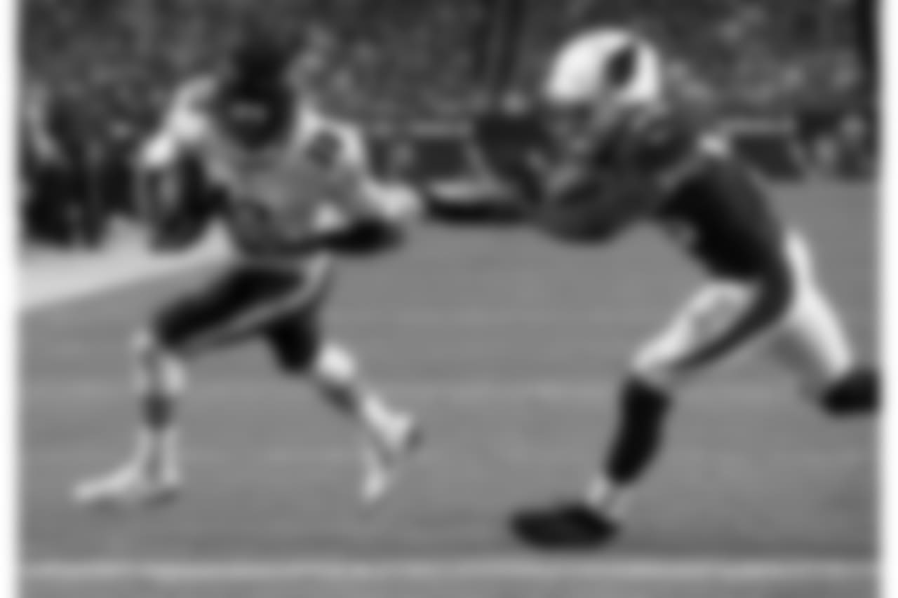 S Budda Baker chases down Bears WR Kendall Wright