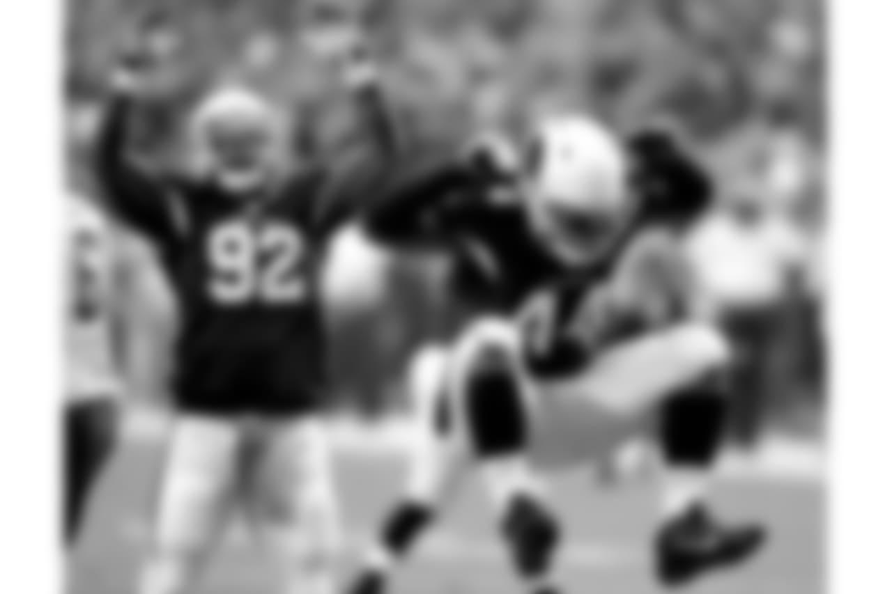 2015: LB Markus Golden celebrates a sack