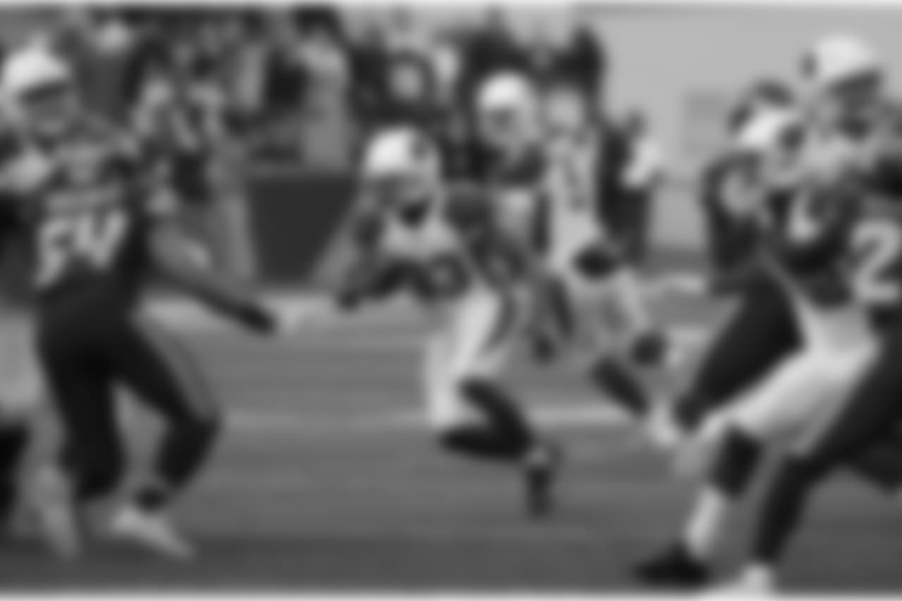 RB Kerwynn Williams looks for running room
