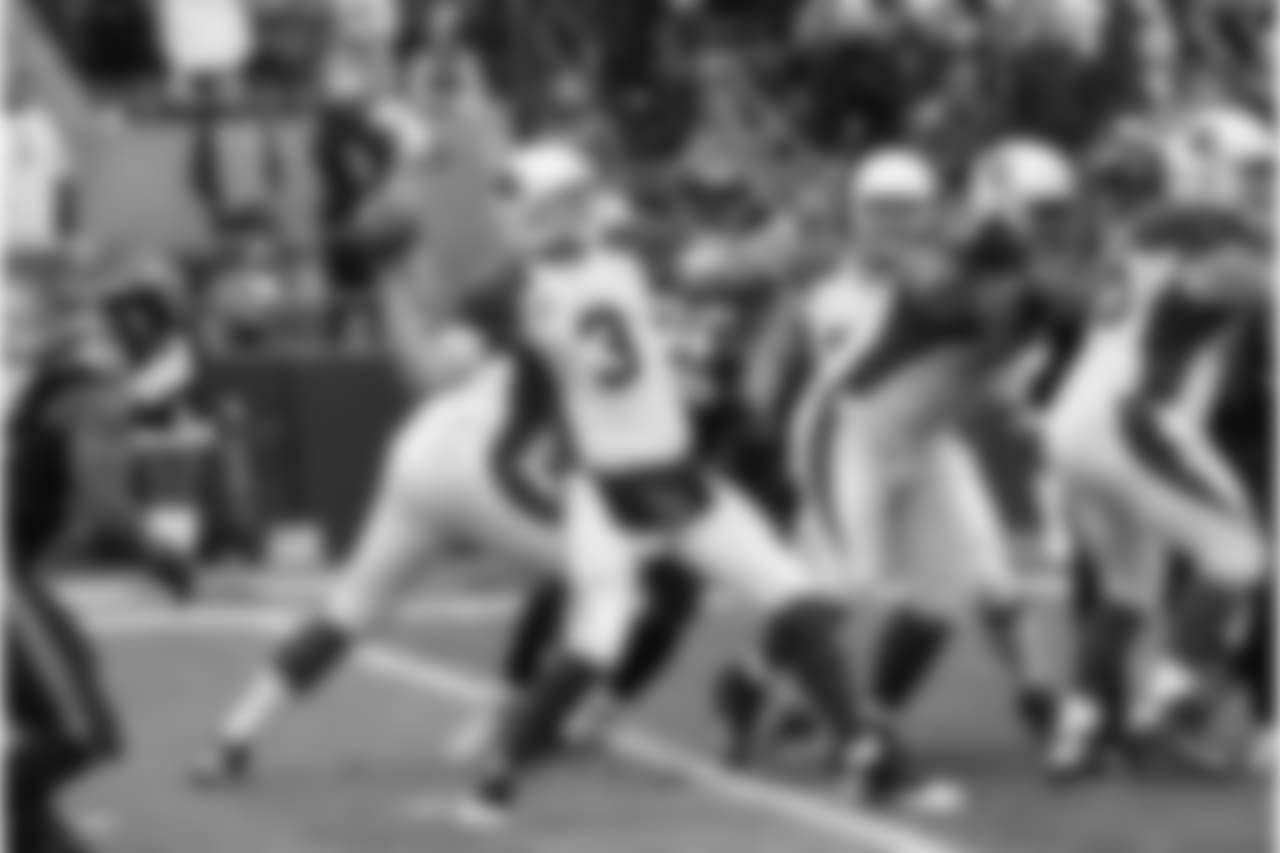 QB Carson Palmer unleashes an 80-yard touchdown pass to J.J. Nelson