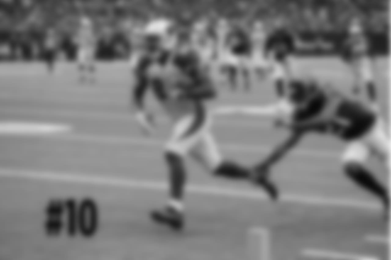 TE Ricky Seals-Jones catches a touchdown pass
