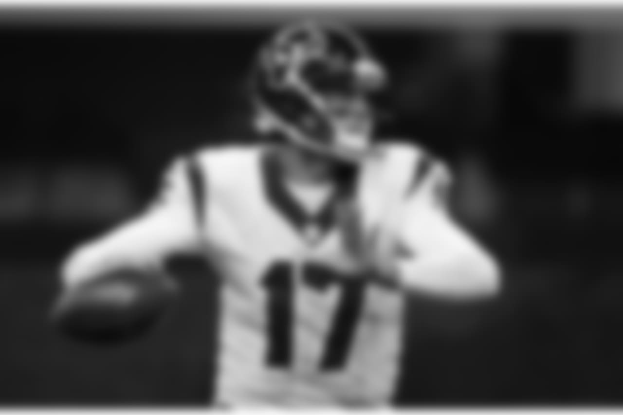 Houston Texans quarterback Brock Osweiler throws a pass during the first half of an NFL football game against the Oakland Raiders Monday, Nov. 21, 2016, in Mexico City. (AP Photo/Rebecca Blackwell)