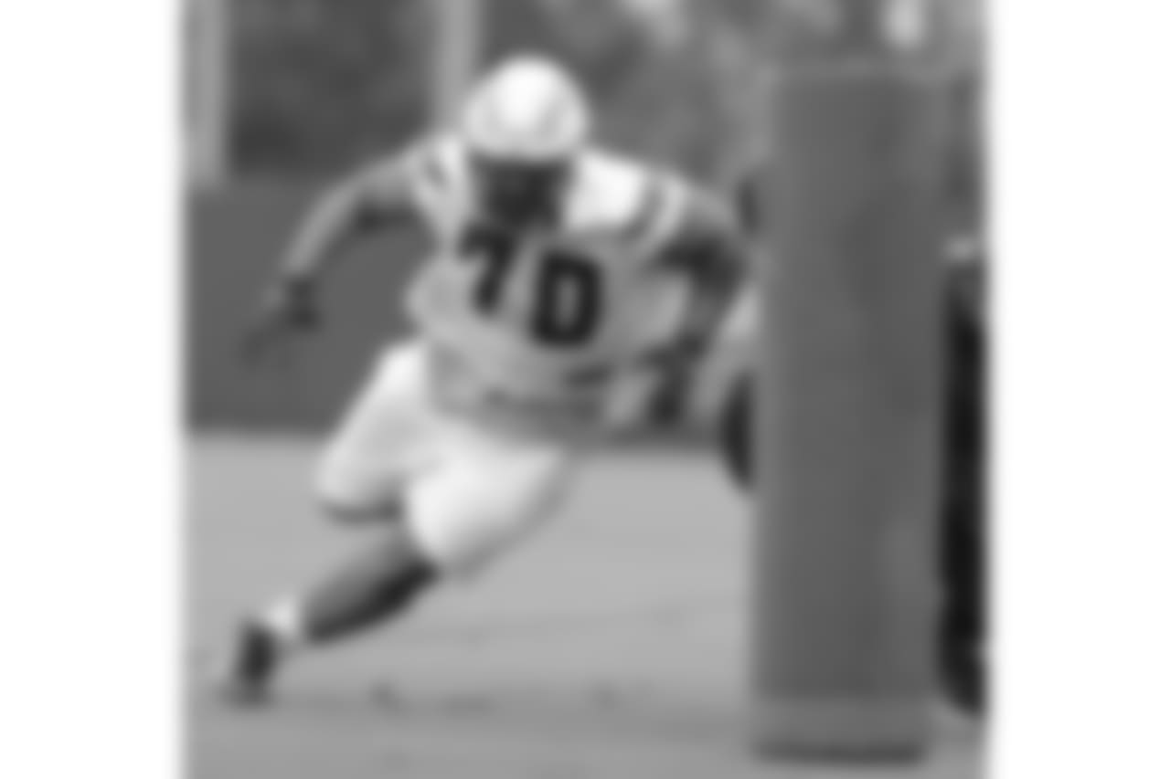 70 DL Steven Richardson