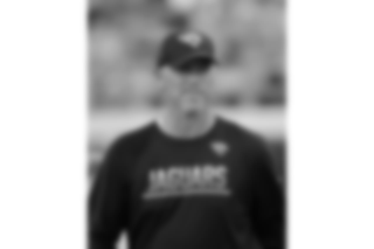 head_coach_gus_bradley_0.jpg