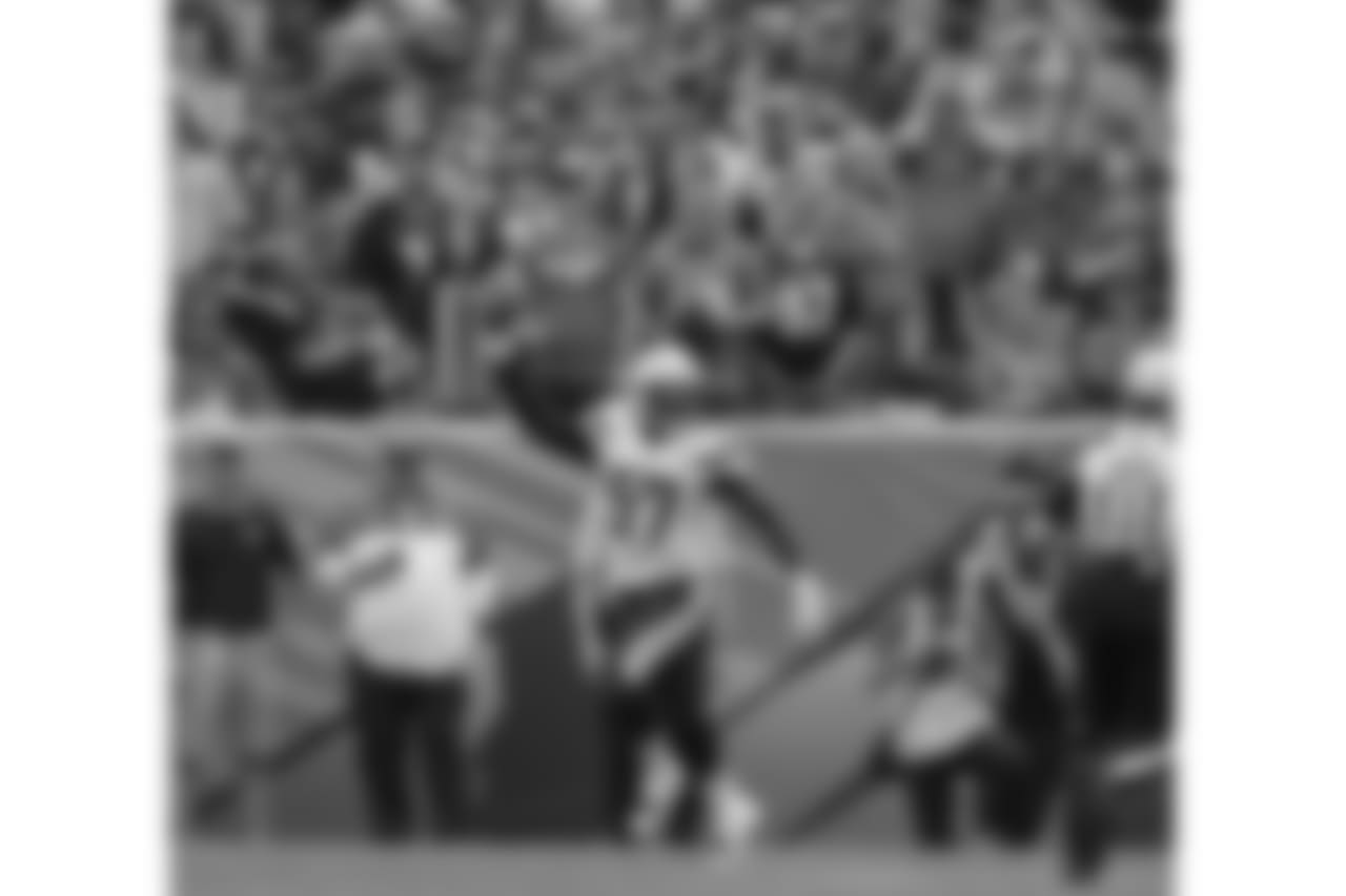103016_sdvsden_346_0.jpg