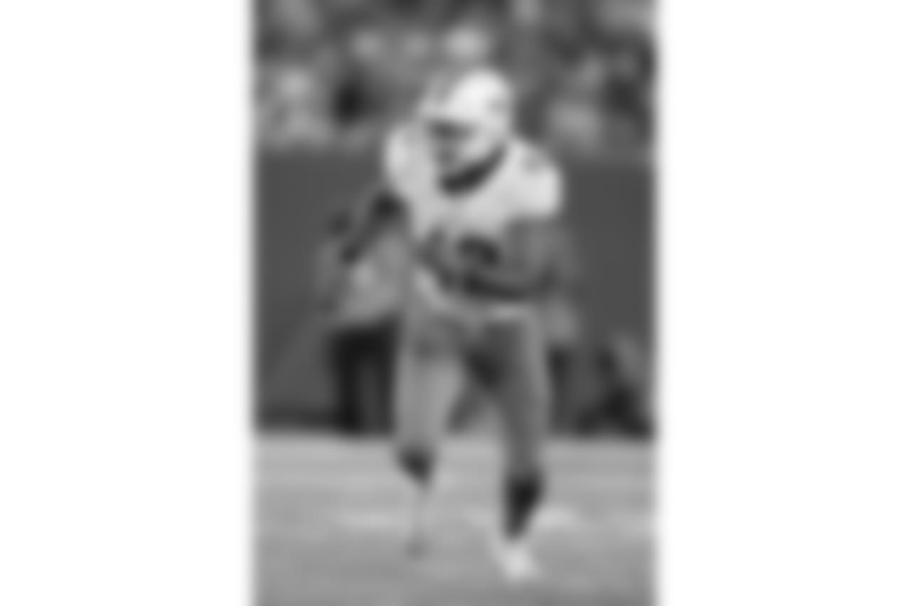Miami Dolphins linebacker Spencer Passenger (42) closes to the ball in action against the New York Giants Friday August 12, 2016 in East Rutherford, N.J. (Damian Strohmeyer via AP)