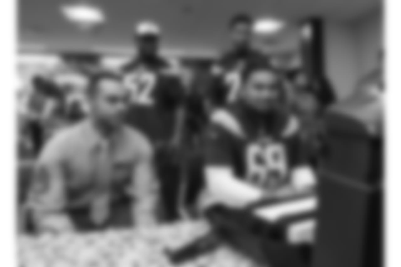 111717_pros_vs_joes_003.jpg