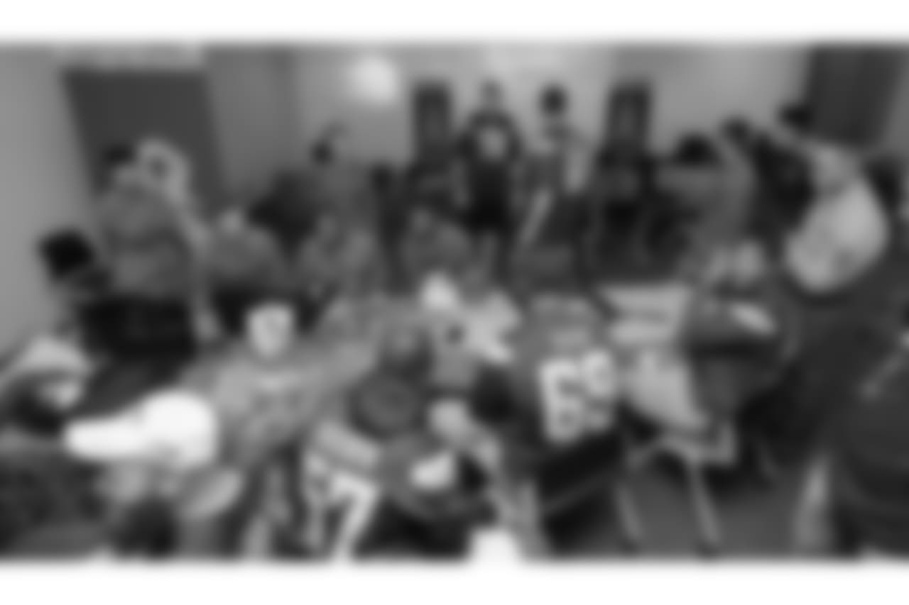 111717_pros_vs_joes_031.jpg