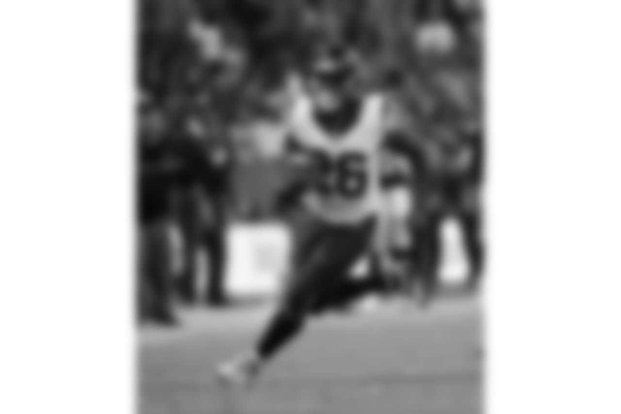 Houston Texans running back Lamar Miller runs upfield during the first half of an NFL football game against the Oakland Raiders Monday, Nov. 21, 2016, in Mexico City. (AP Photo/Rebecca Blackwell)