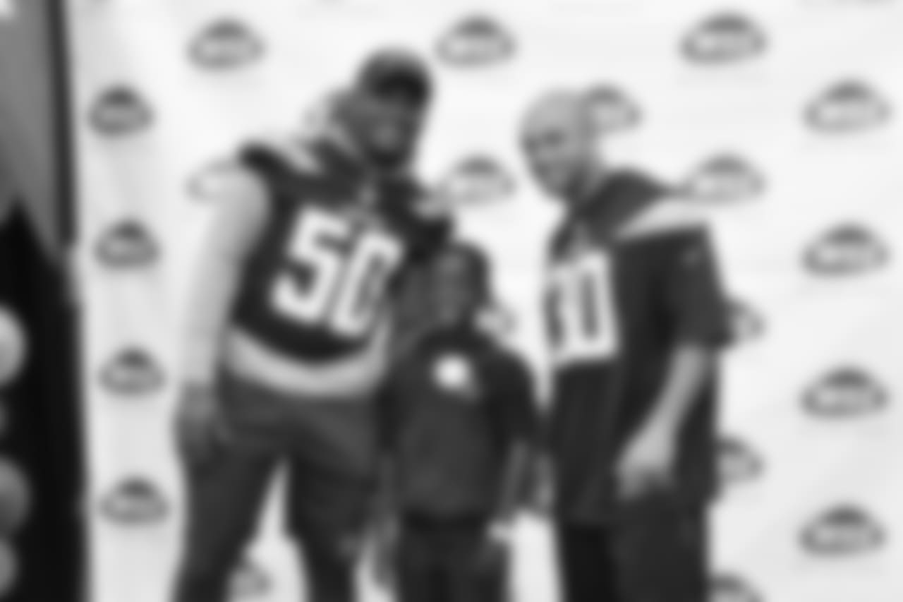 Chargers Pro Football Hall of Famer LaDainian Tomlinson and current Chargers Hunter Henry, Casey Hayward and Mike Williams headline those
who will be on-hand to help kids pick out their new shoes.