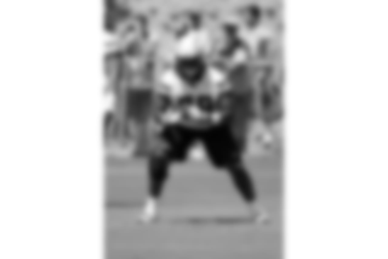 San Diego Chargers tackle Tyreek Burwell (78) blocks during the Chargers 2016 NFL minicamp football practice held on Tuesday, June 15, 2016 in San Diego. (Paul Spinelli via AP)