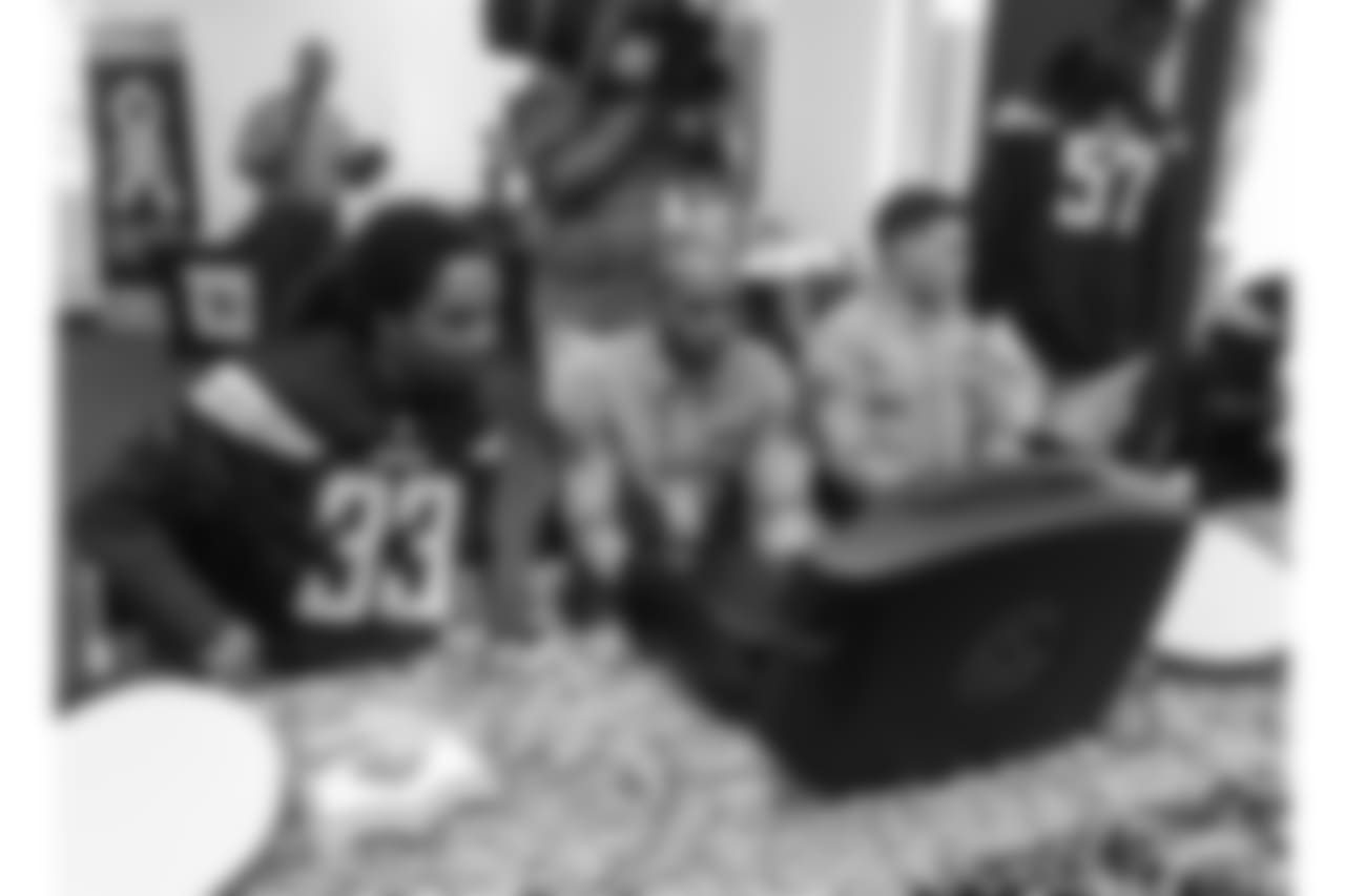 111717_pros_vs_joes_015.jpg