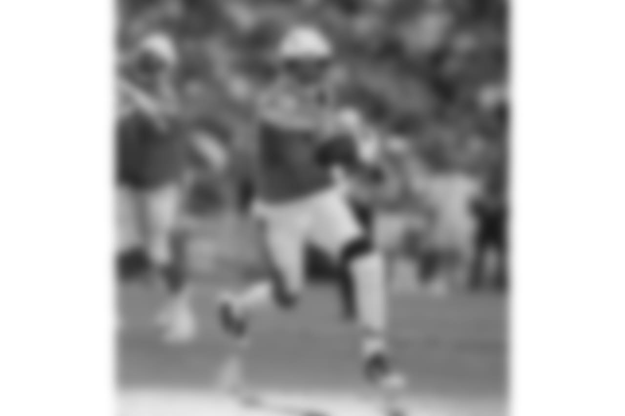 Chargers win 43-35 against the Tennessee Titans at Qualcomm Stadium