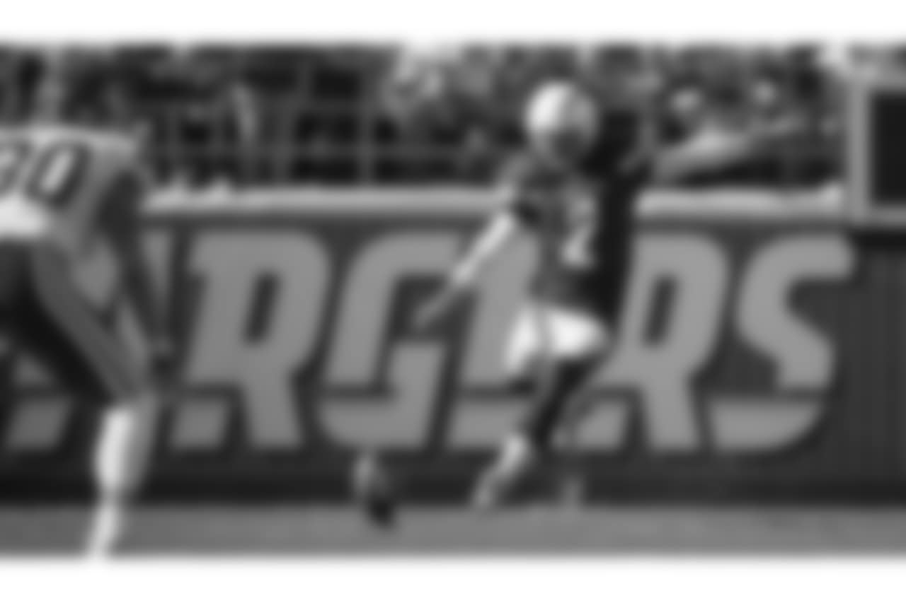 Chargers lose 27-37 against the Kansas City Chiefs at Qualcomm Stadium.
