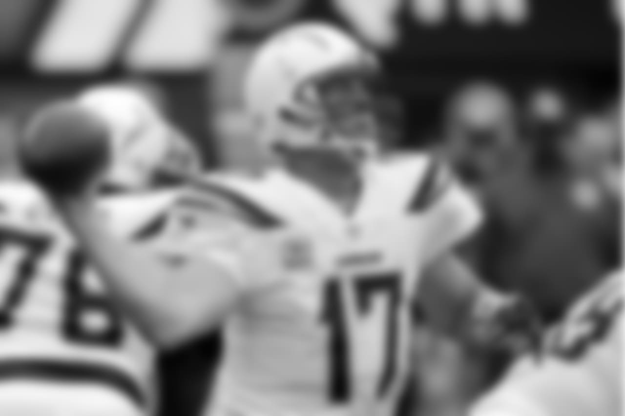 Los Angeles Chargers quarterback Philip Rivers throws a pass against the New York Giants during the first half of an NFL football game, Sunday, Oct. 8, 2017, in East Rutherford, N.J. (AP Photo/Seth Wenig)