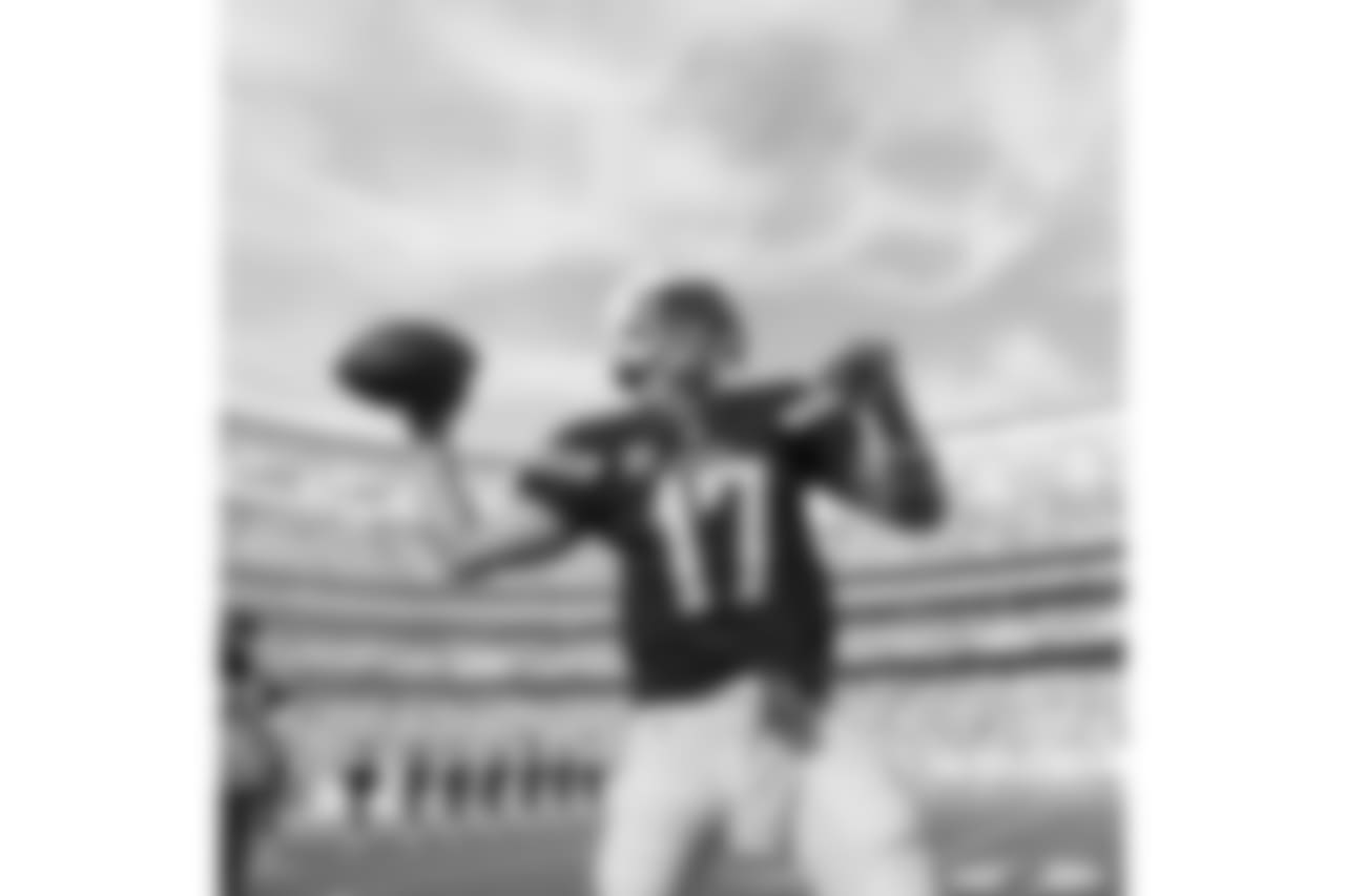 The Chargers beat the Miami Dolphins in the final home game of the 2015 season 30-14.
