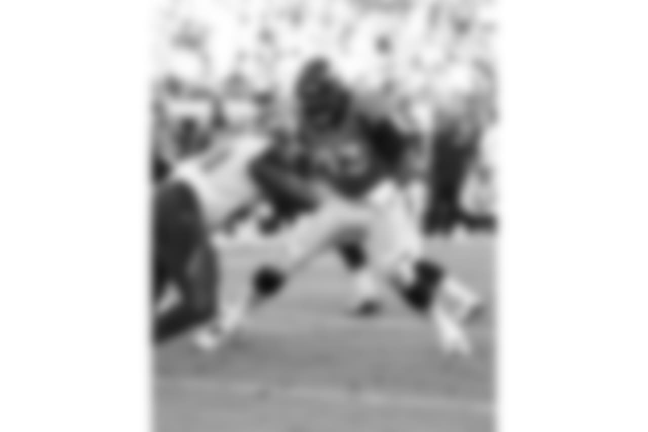 Denver Broncos tackle Russell Okung (73) sets to block s during a week four NFL football game against the Tampa Bay Buccaneers in Tampa, Fla. Denver won 27 - 7. (Al Messerschmidt via AP)