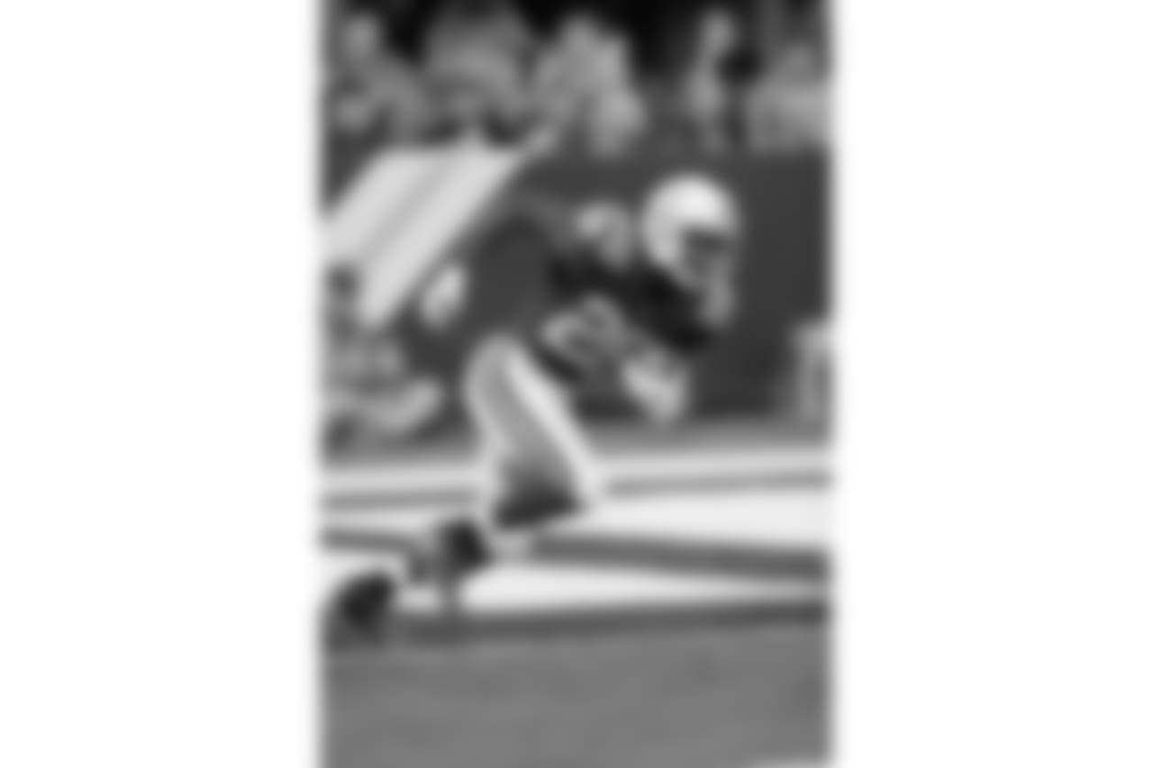 Indianapolis Colts running back Jordan Todman (28) runs during a week 3 preseason NFL football game against the Philadelphia Eagles, Saturday, Aug. 27, 2016, in Indianapolis. The Eagles won 33-23. (Scott Boehm via AP)