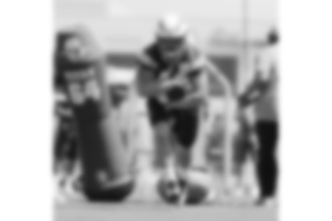 40 FB Anthony Manzo-Lewis