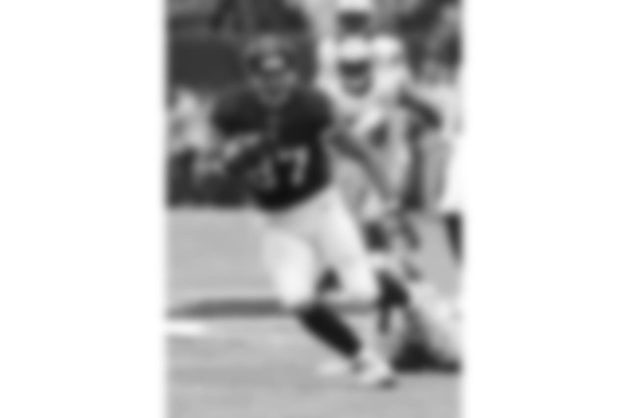 Houston Texans tight end C.J. Fiedorowicz (87) runs upfield with a reception during an NFL game against the Detroit Lions on Sunday, October 30, 2016. The Texans defeated the Lions 20-13. (Kevin Terrell via AP)