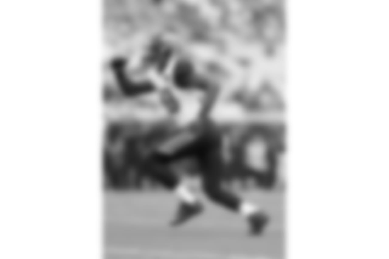 olb_telvin_smith_0.jpg