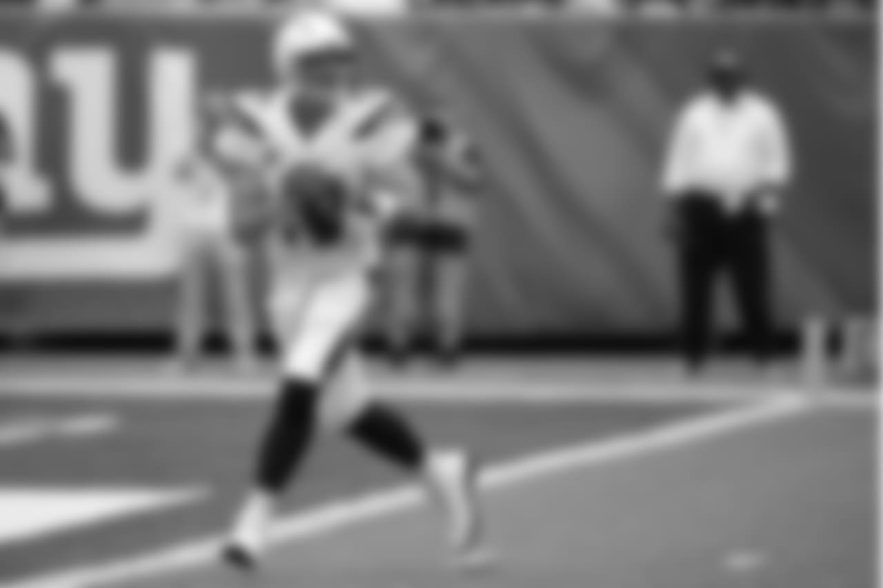 Los Angeles Chargers quarterback Philip Rivers (17) looks to pass against the New York Giants during the second half of an NFL football game, Sunday, Oct. 8, 2017, in East Rutherford, N.J. (AP Photo/Seth Wenig)