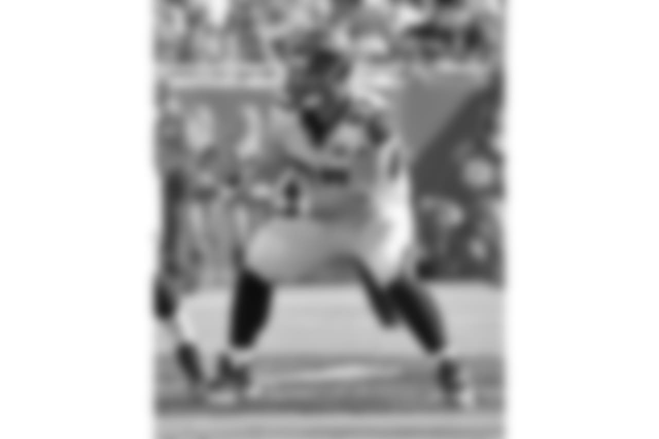 Atlanta Falcons guard Andy Levitre (67) sets to block against the Tampa Bay Buccaneers Sunday, Dec. 6, 2015 in Tampa, Fla. The Buccaneers won 23 - 19 in an NFL football game. (Al Messerschmidt via AP)