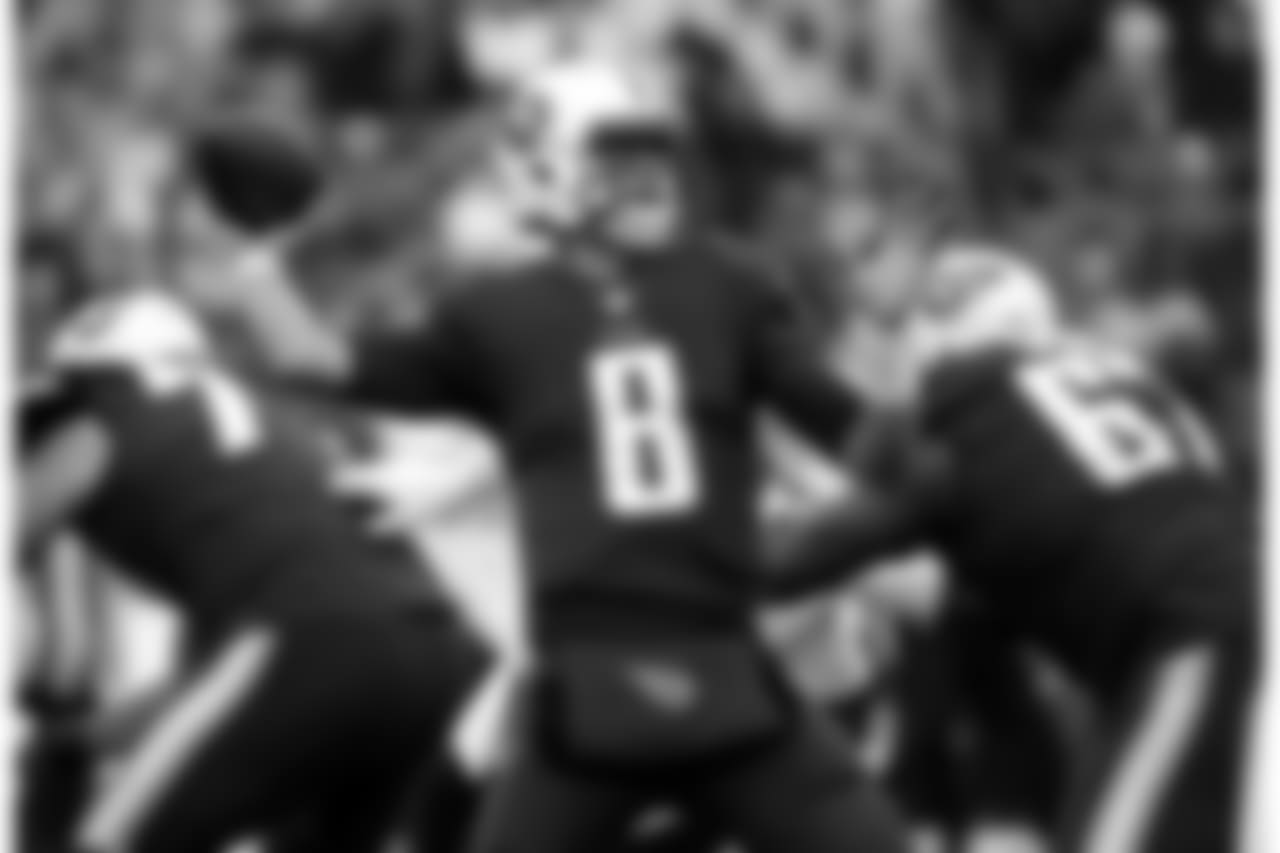 Tennessee Titans quarterback Marcus Mariota (8) passes against the Los Angeles Rams in the second half of an NFL football game Sunday, Dec. 24, 2017, in Nashville, Tenn. (AP Photo/James Kenney)