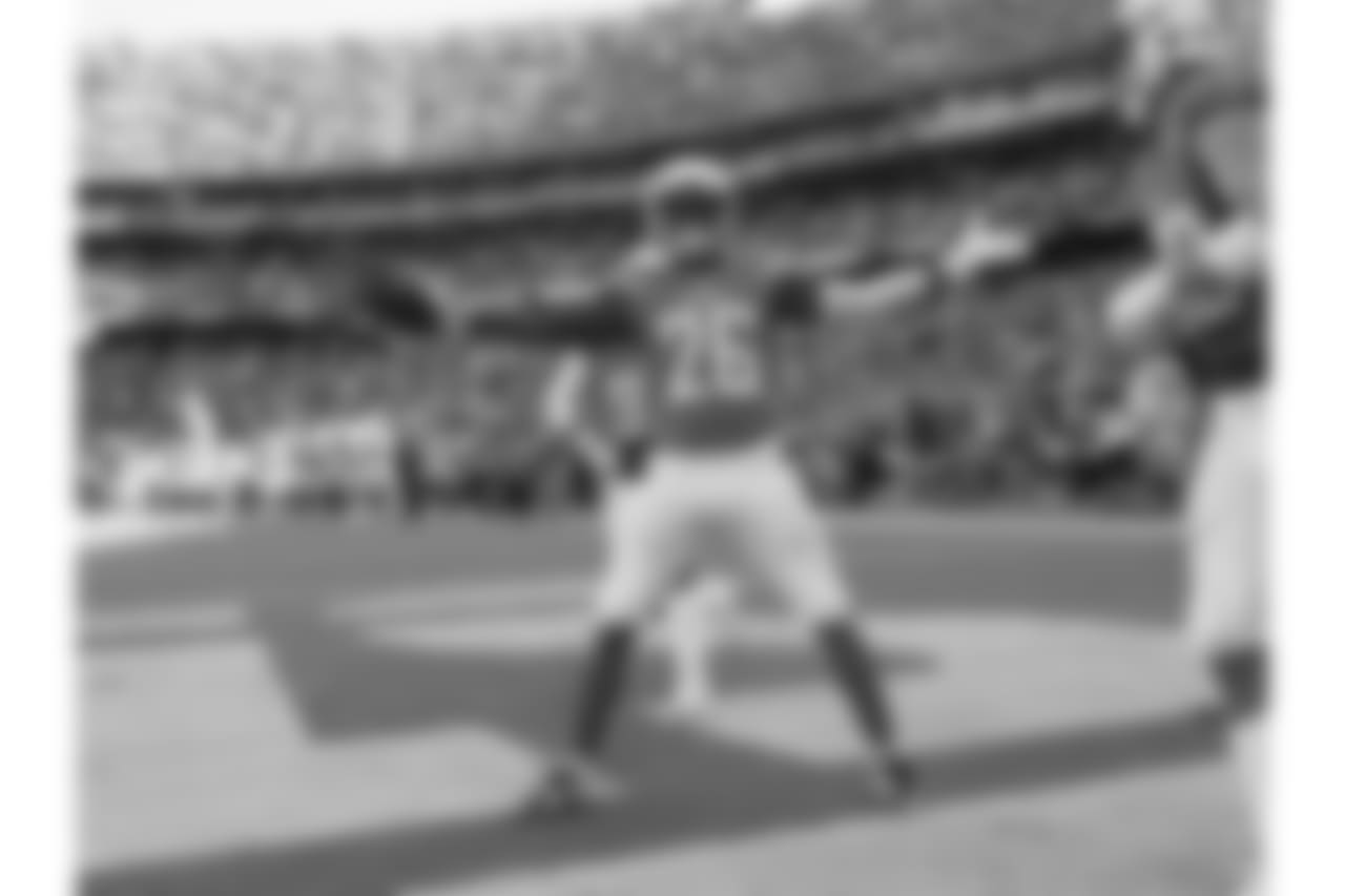 Chargers win 43-35 against the Tennessee Titans at Qualcomm Stadium
