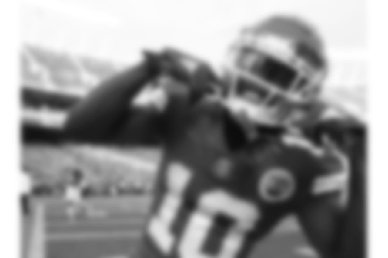 Kansas City Chiefs wide receiver Tyreek Hill (10) action on 8/9/18 during Texans at Chiefs at Arrowhead Stadium