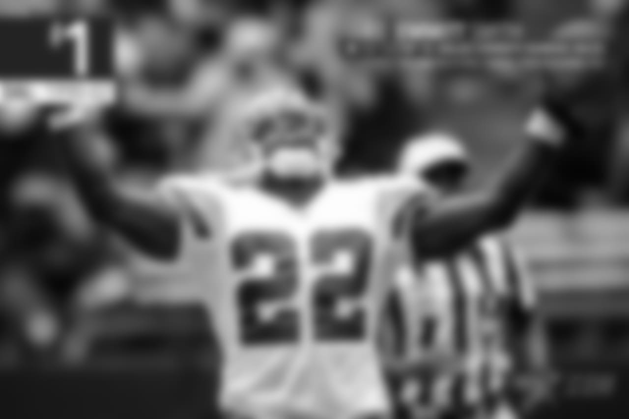 Emmitt Smith is the NFL’s all-time leading rusher with 18,355 yards and also his 165 rushing touchdowns are the most in NFL history. Say no more.