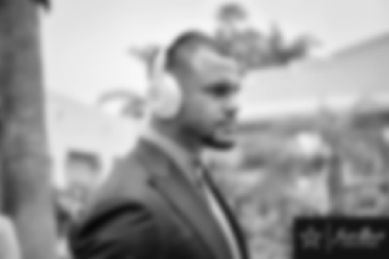 20170812_dal_dak_prescott_selects_jj30087.jpg