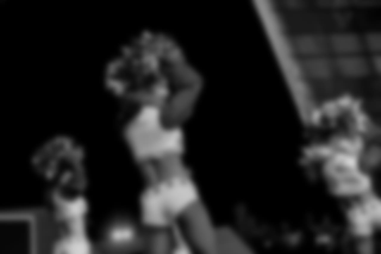 20171130_cheers_selects_jj61659-2.jpg