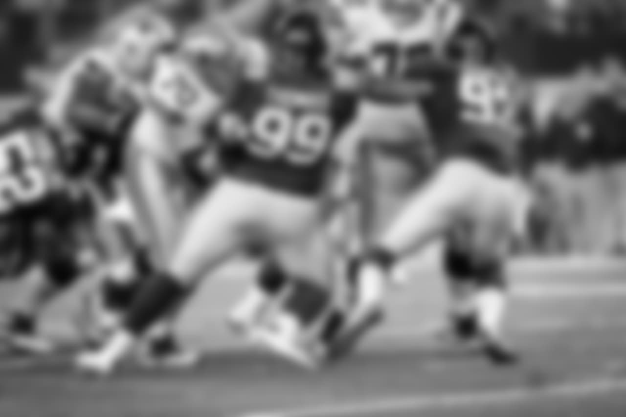 10 September 2017: Zack Martin (70)
of the Dallas Cowboys during their NFL week 1 regular season 19-3 win over the New York Giants at AT&T Stadium in Arlington, Texas. Photo by James D. Smith/Dallas Cowboys