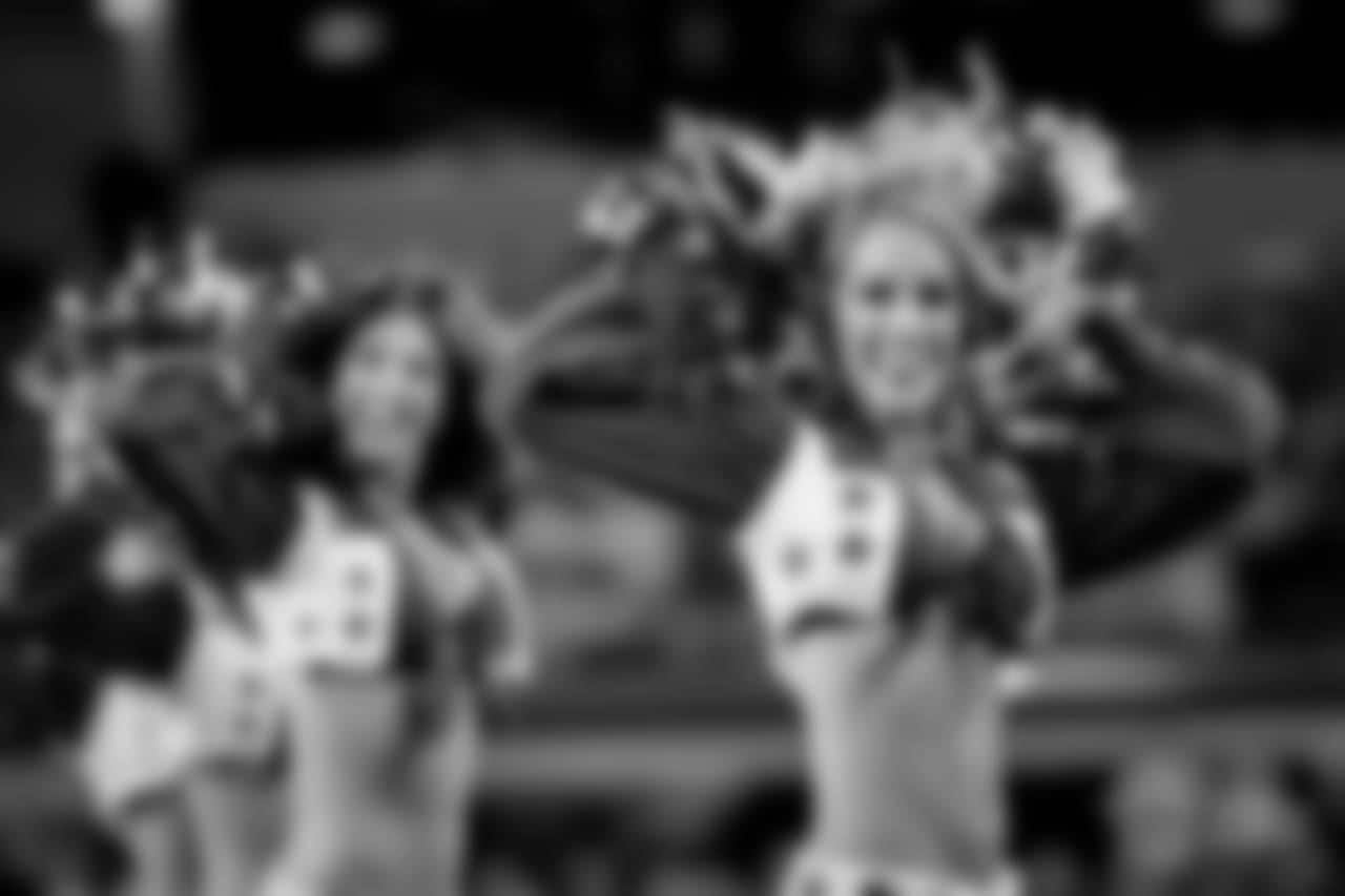 20171119_dal_cheer_selects_jj57365.jpg