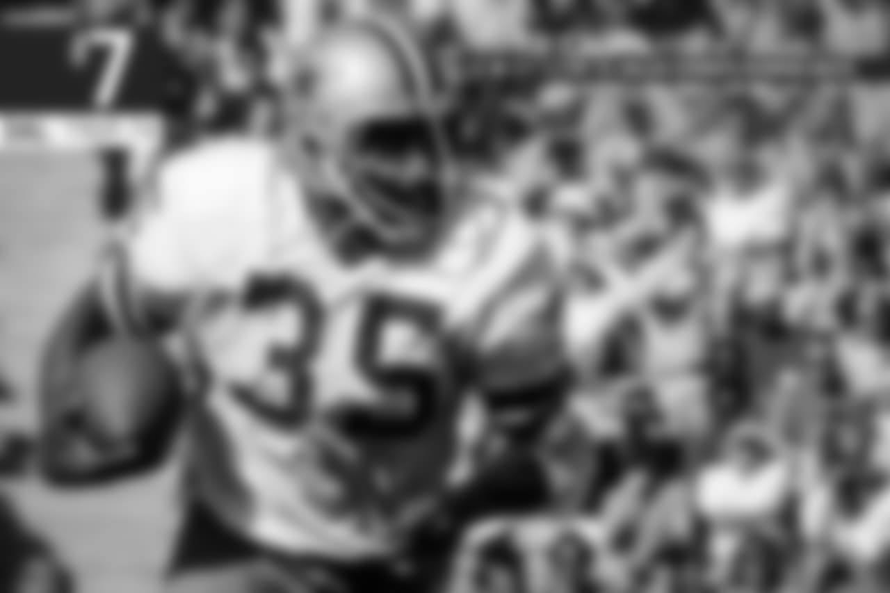 Most tend to forget just how good Calvin Hill was during his six seasons with the Cowboys, leading them in rushing four times, and an integral part in leading the Cowboys to their first Super Bowl victory in 1971.
