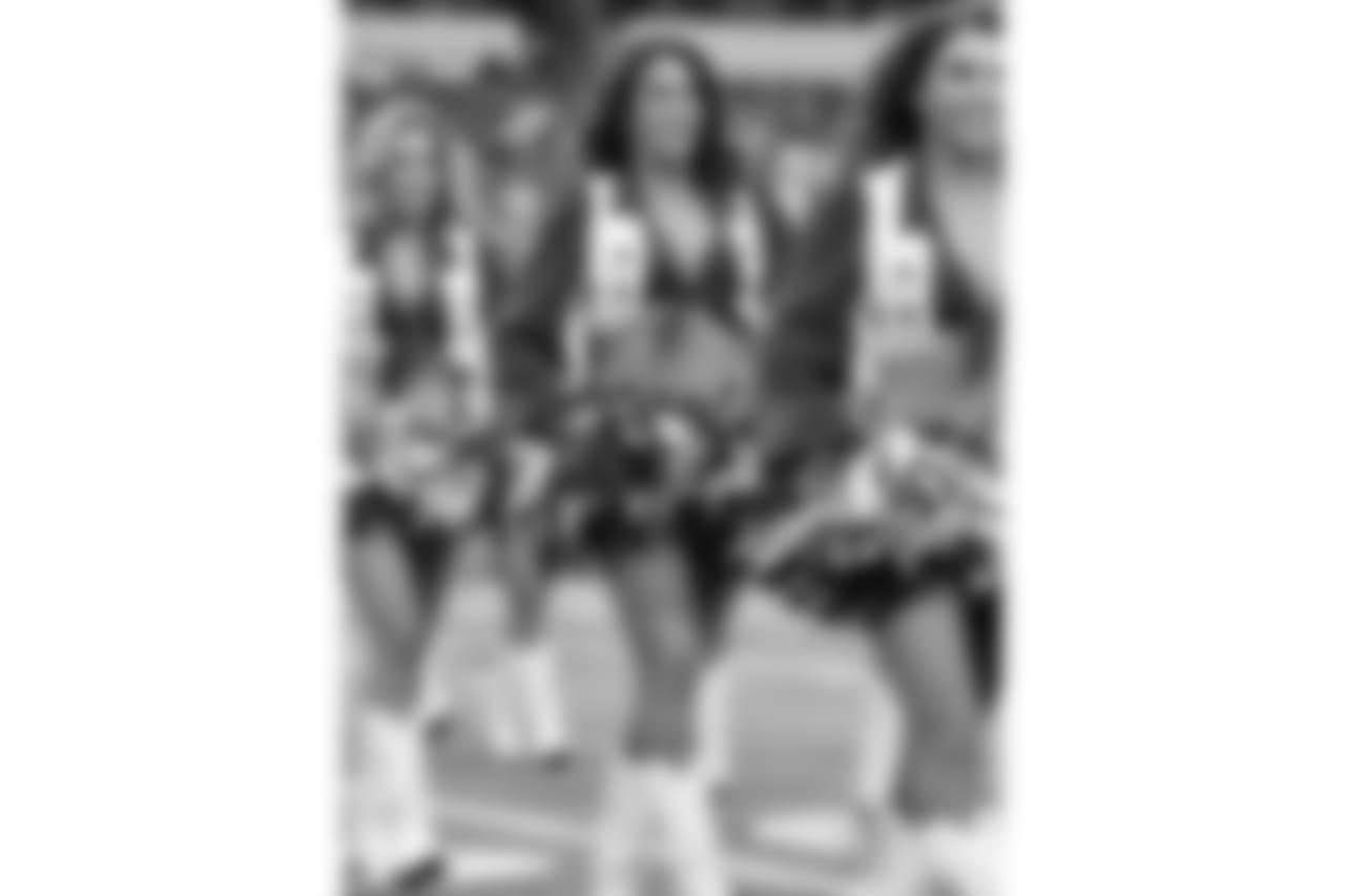2017101_DalvLAR_cheer_Simone