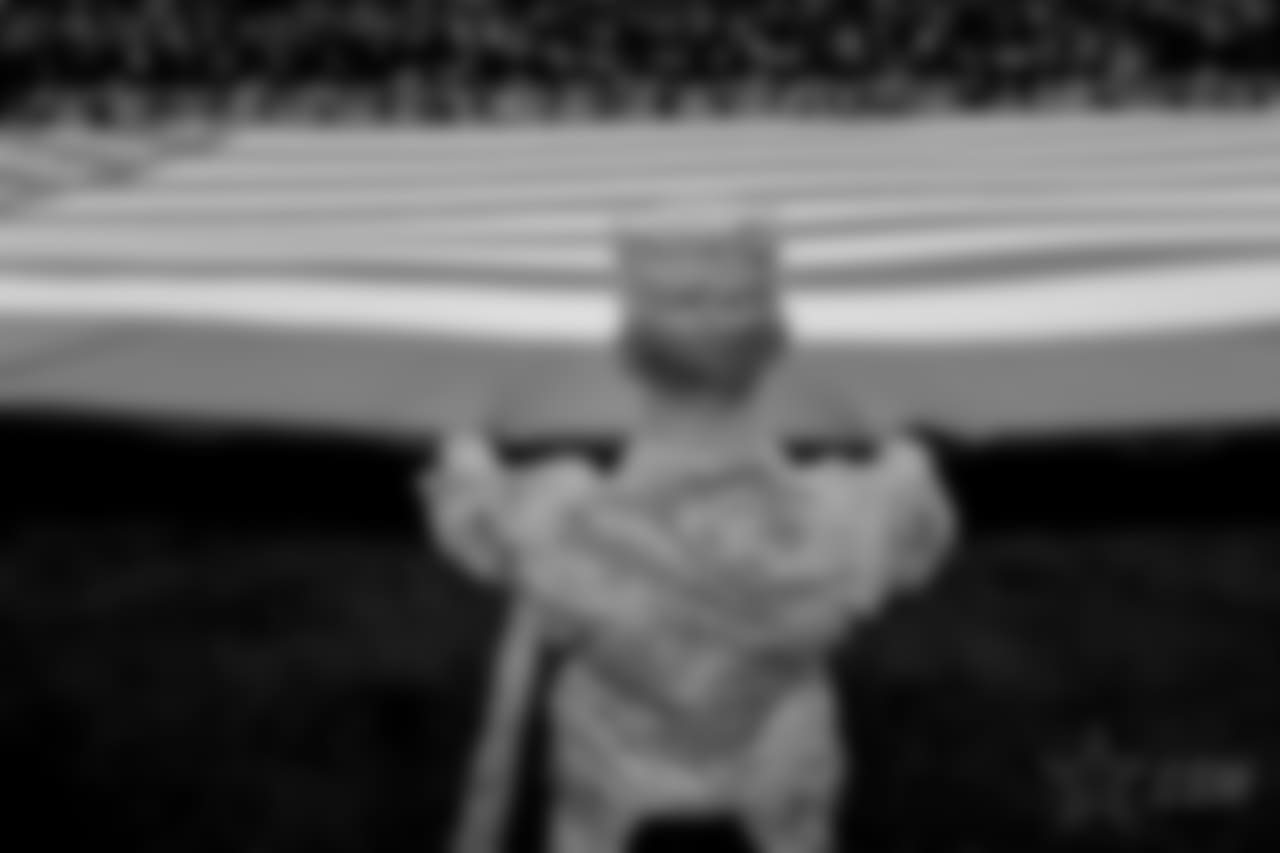 20171119_dal_anthem_selects_jj57373.jpg