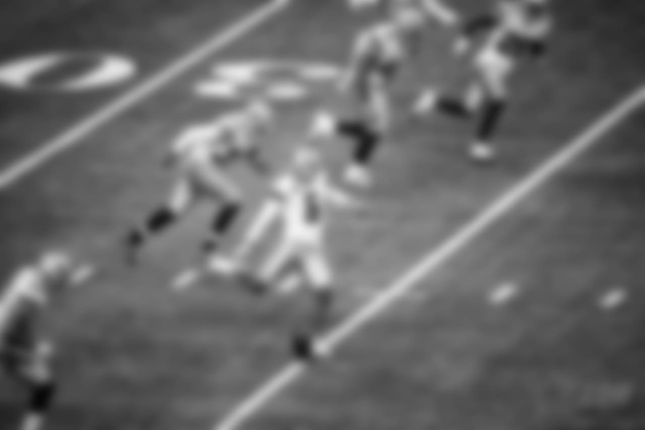 Dallas Cowboys place kicker Dan Bailey (5) kicks off to the Los Angeles Rams during an NFL football game, Sunday, Oct. 1, 2017, in Arlington, Texas. (AP Photo/Roger Steinman)