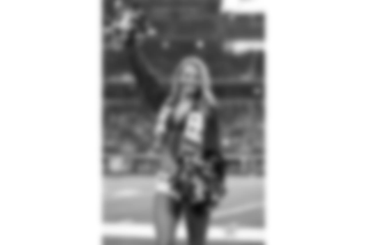 2017819_DalvInd_cheer_Maggie (3)