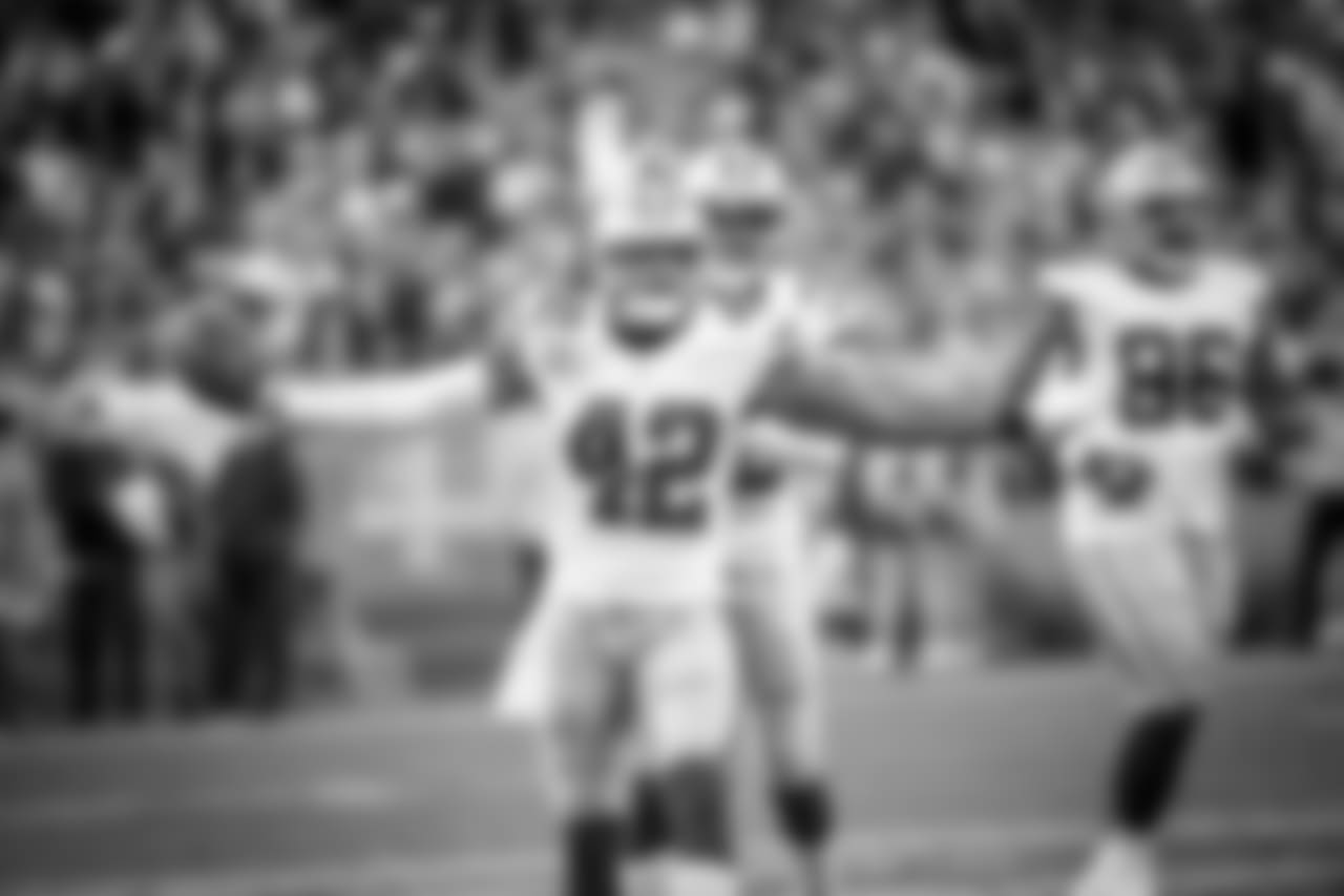 20161016_dal_vs_gb_barry_church_jj1666.jpg