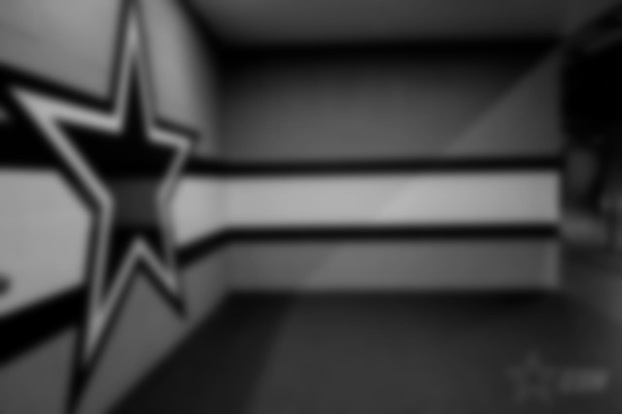 20171119_dal_locker_room_selects_jj57563.jpg