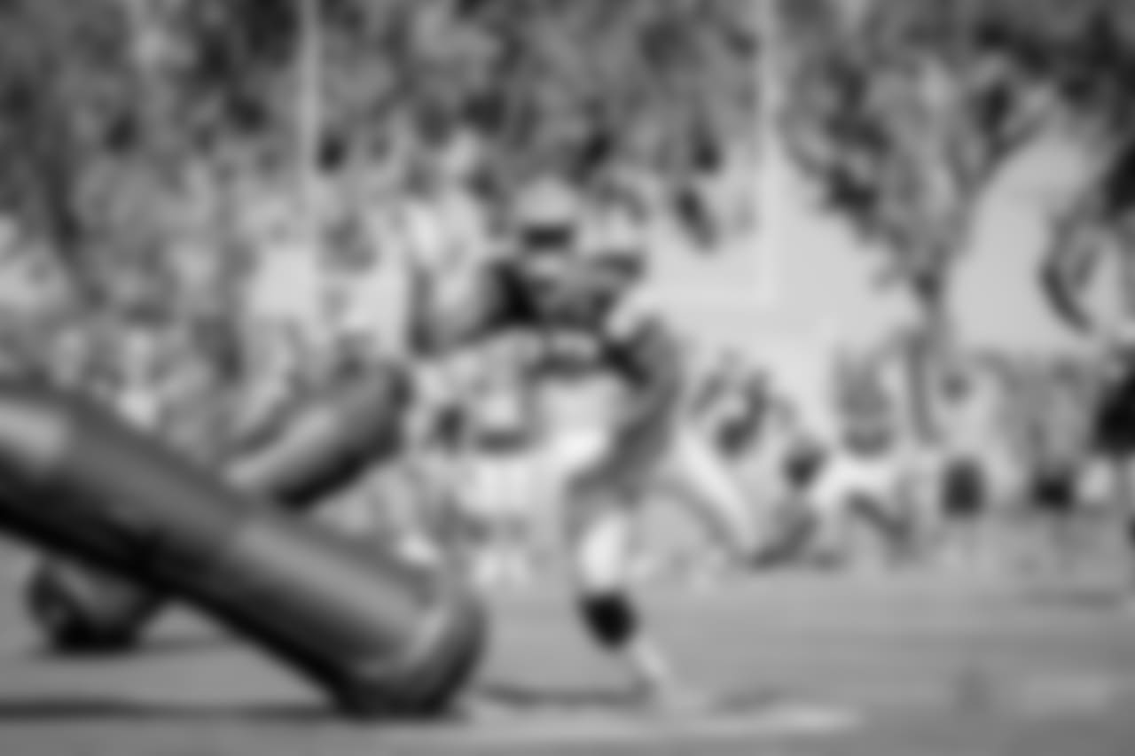 20180806_Training_Camp_Taco Charlton_Selects_JJ_005908