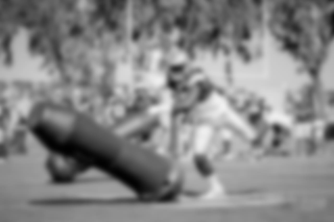 20180806_Training_Camp_Demarcus Lawrence_Selects_JJ_006024