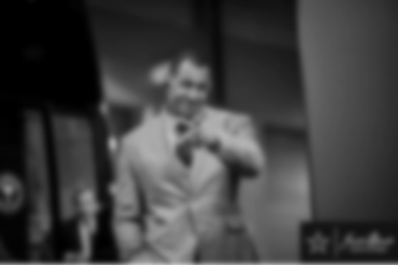 20170826_dal_tyrone_crawford_selects_jj36959.jpg